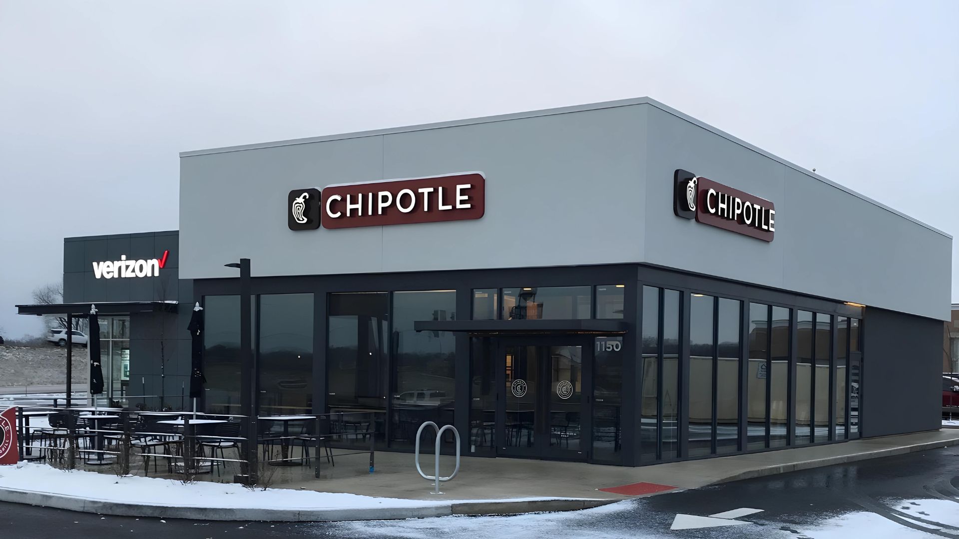 Chipotle Auburn IN Front of Building