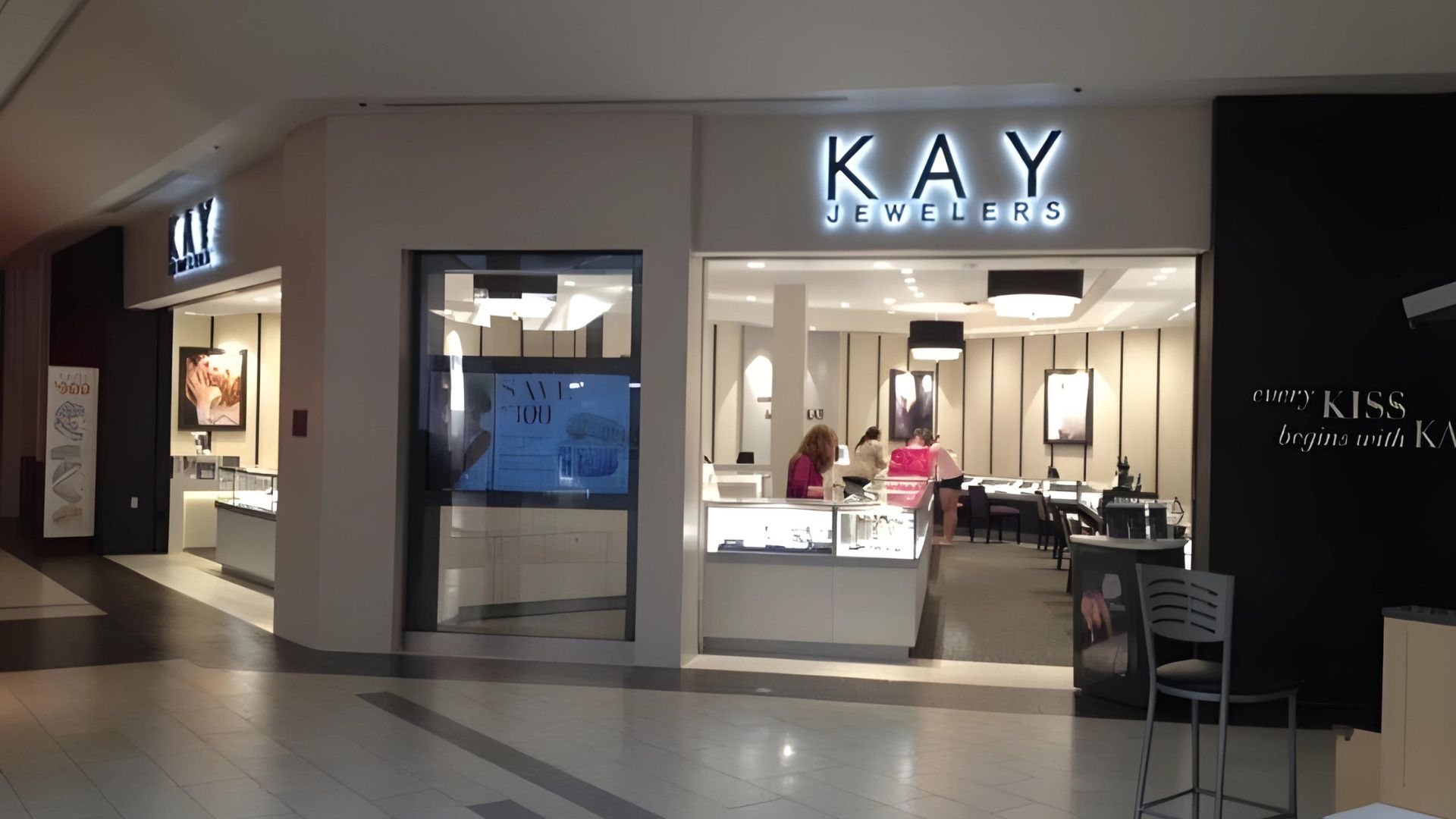 Kays Waterford CT Front of Store Jewlery