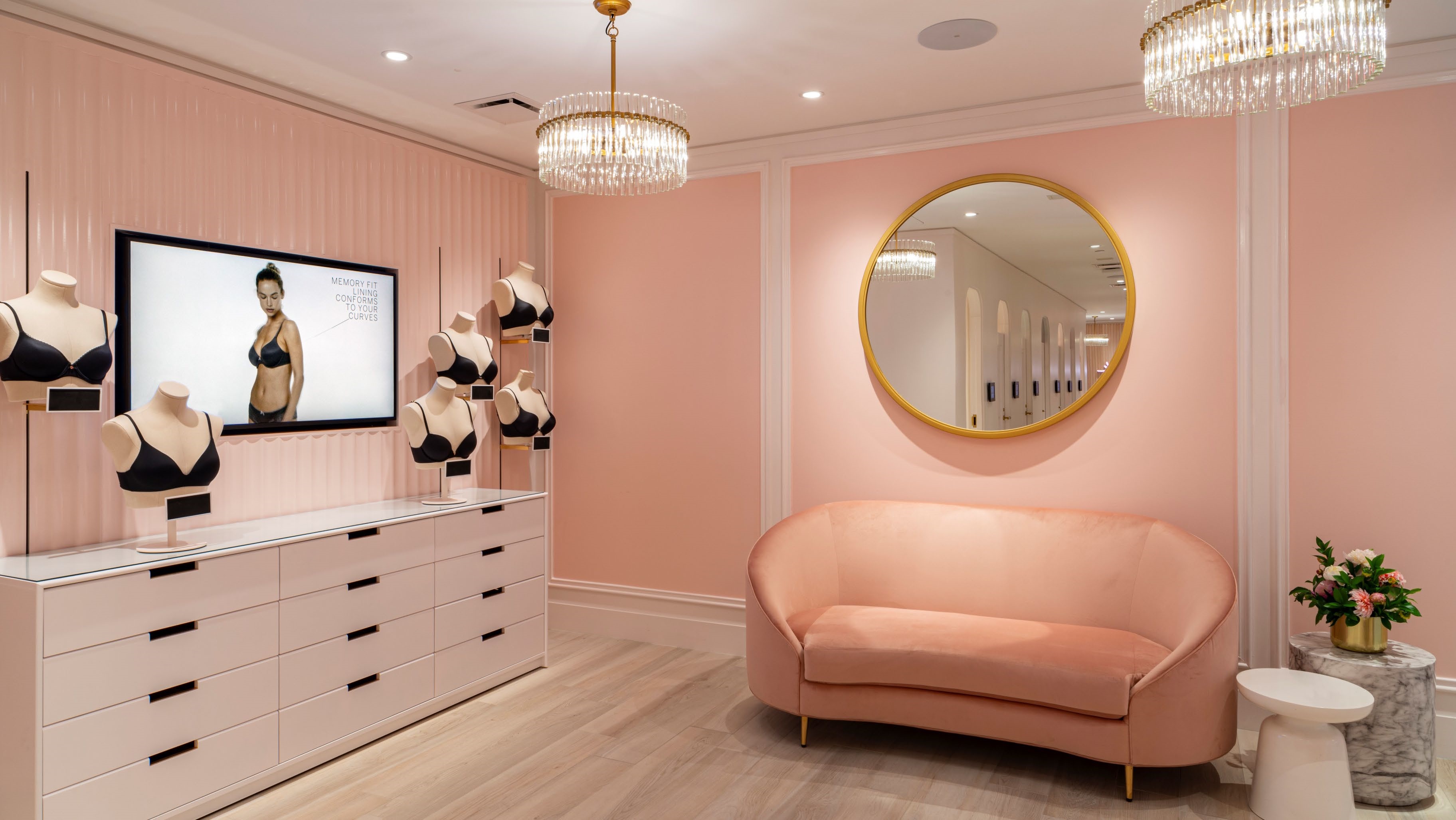 Victoria's-Secret-Retail-Construction-Colubus-Easton-Town-Center-Dressing-Room-Seating.jpg