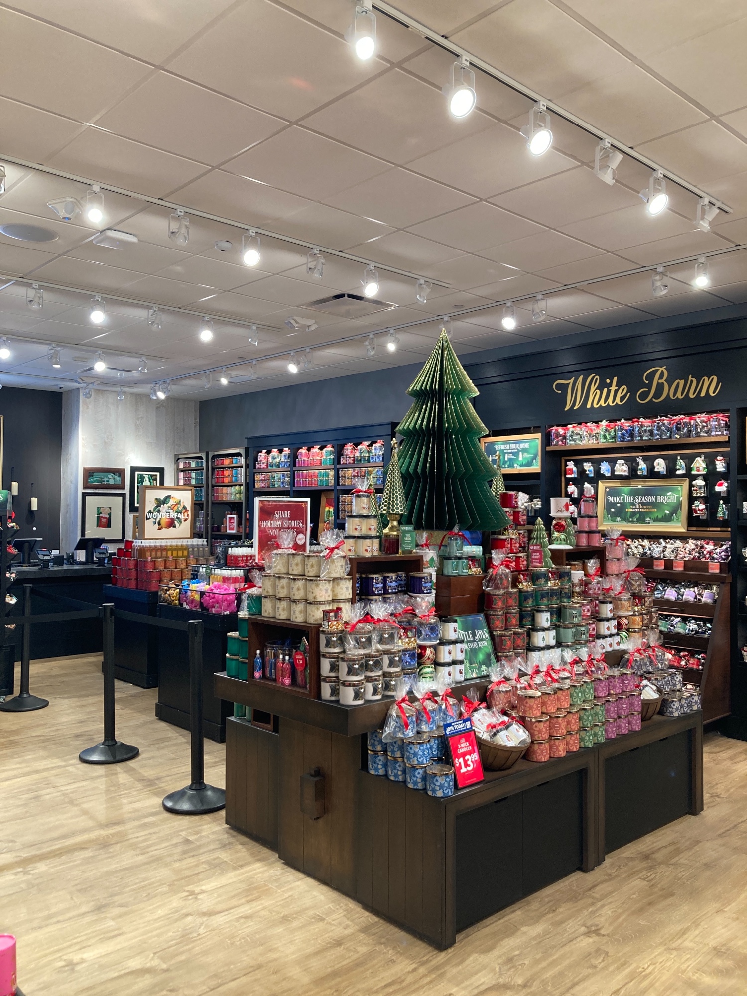 Bath & Body Works-Morgantown, WV-candles-retail construction