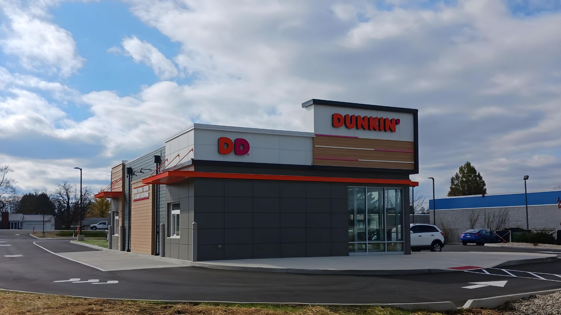 Dunkin Urbana OH Store Front of Coffee Shop