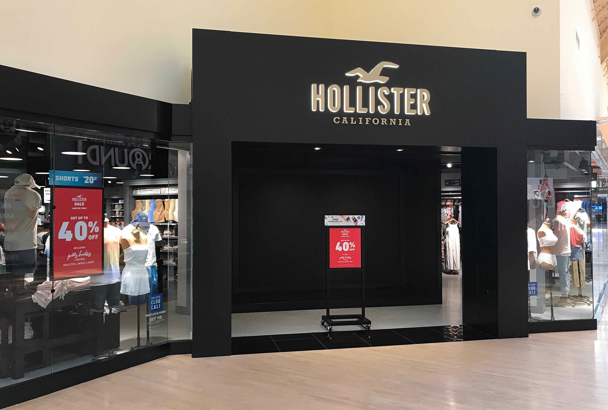 Hollister Retail Construction Project Auburn Hills Behind Outside - Fred Olivieri
