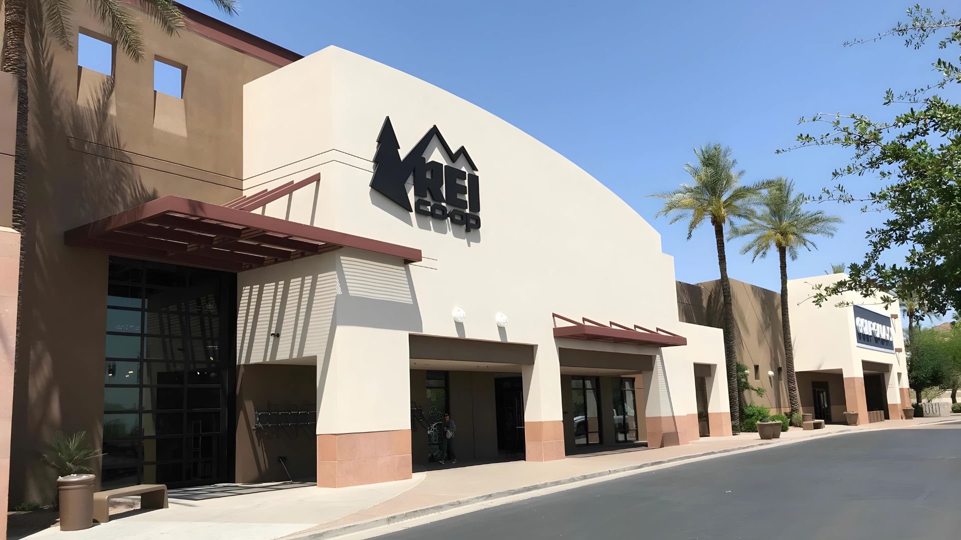 REI Chandler AZ Store Front Entrance