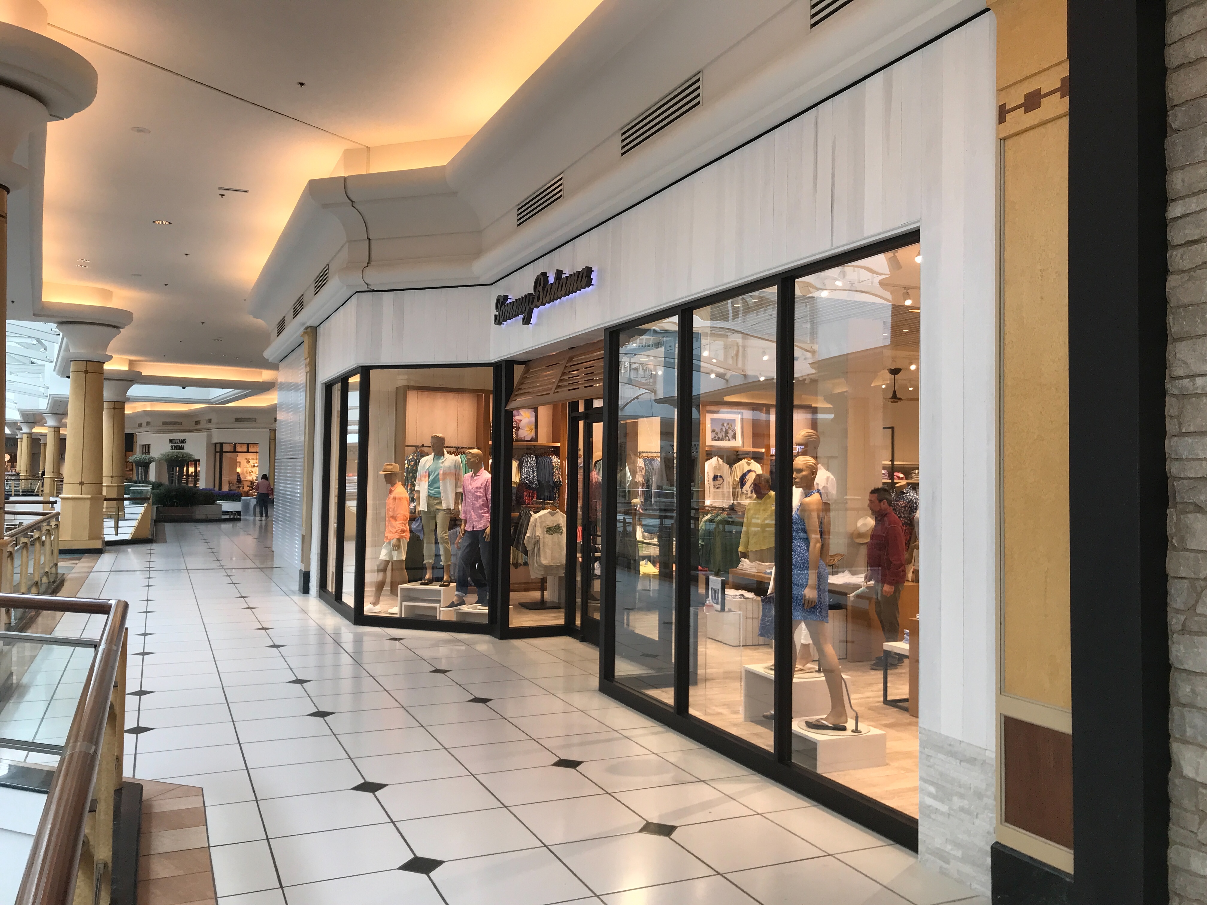 Tommy Bahama Troy Michigan Retail Construction Fred Olivieri Store Front