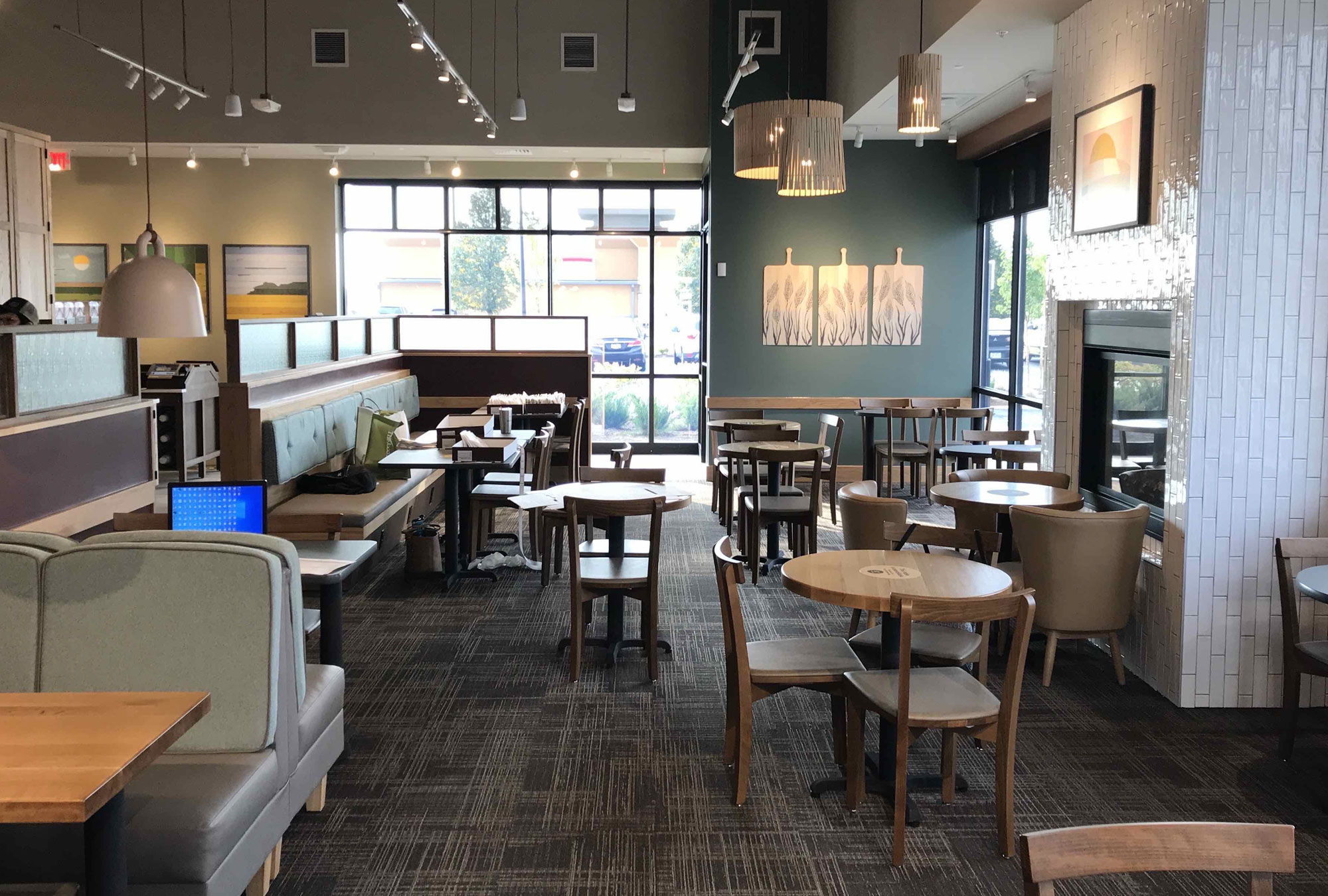 Top Commercial Restaurant Contractor Dining Room - Marysville, Ohio