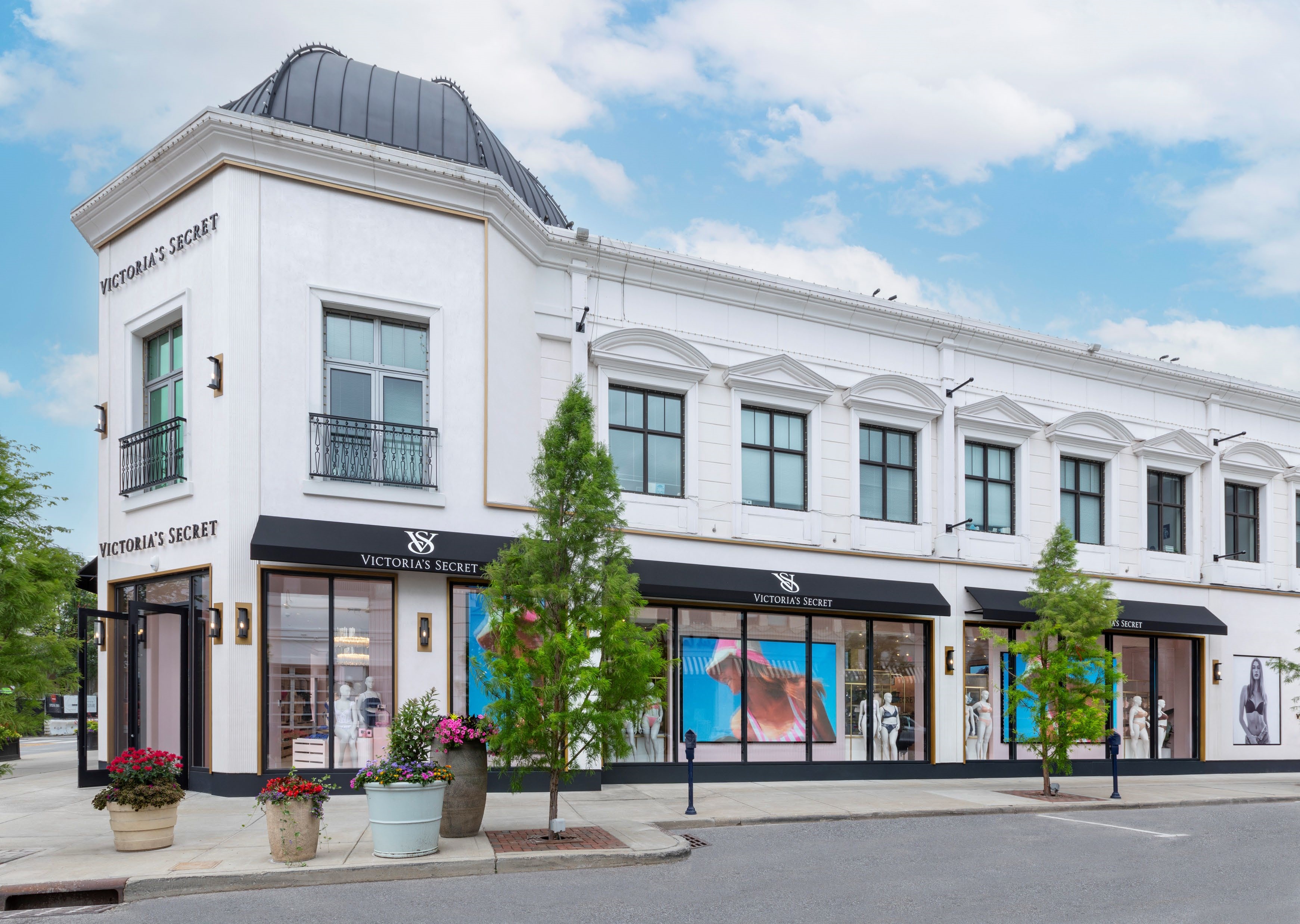 Victoria's Secret Retail Construction Easton Columbus Storefront Fred Olivieri