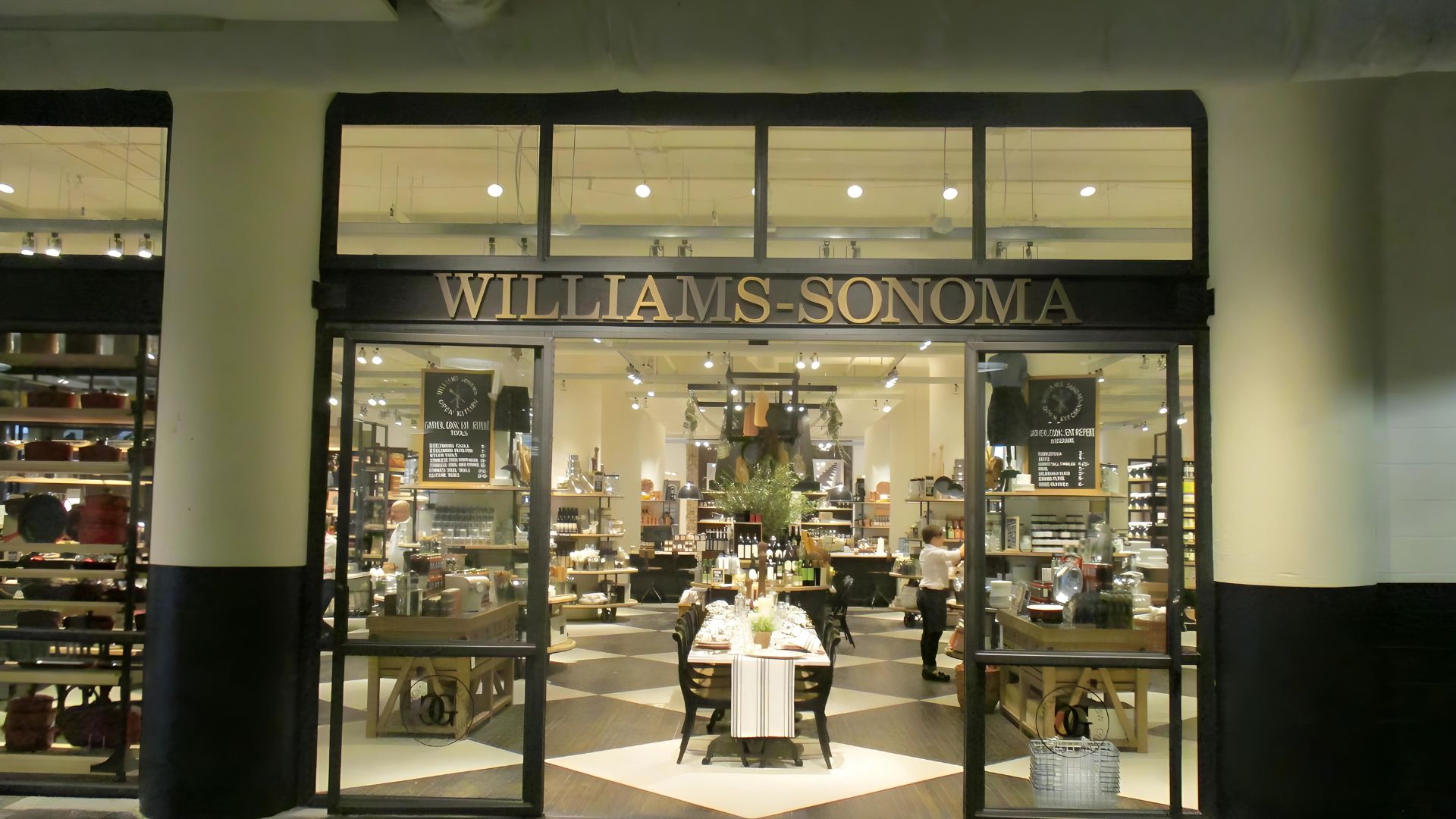 Williams Sonoma Atlanta GA Store Front Mall
