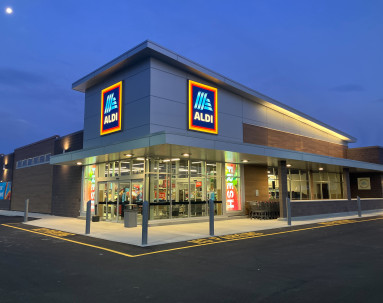 Aldi Canton Ohio Retail Construction outside 